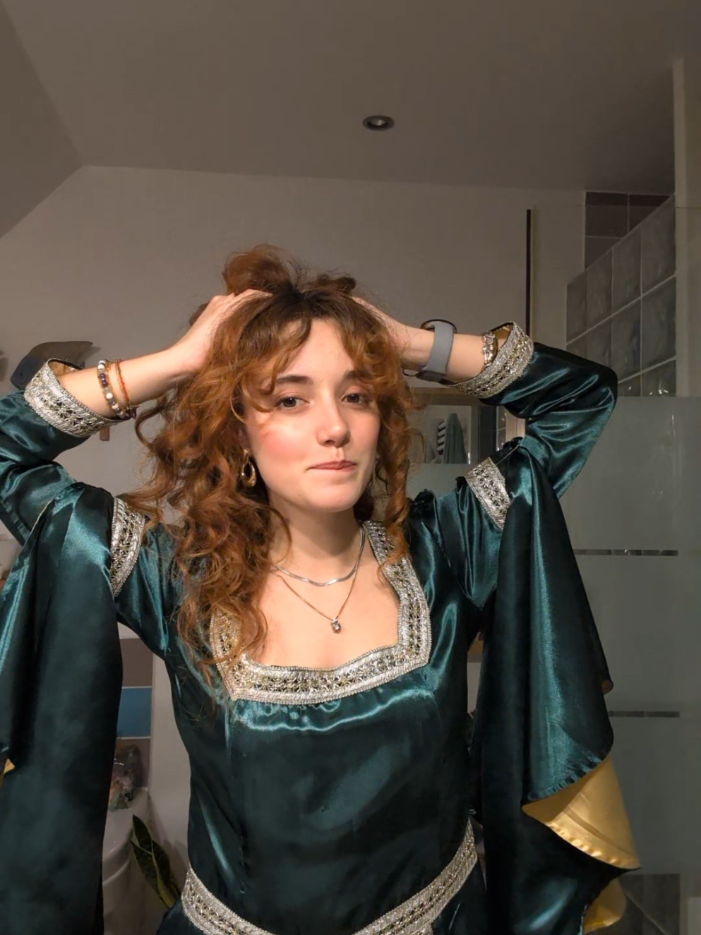 they're here rn and asked me to show them the dress for context lol #fyp #alicent #alicenthightower #hotd #oliviacooke 