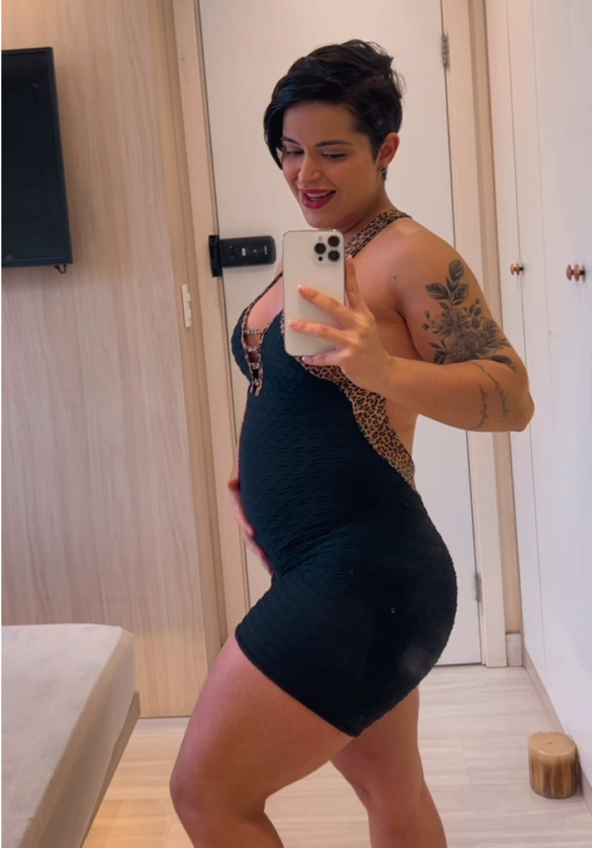 Com quantos meses você acha que estou? 🤰🏻#gravidez #maternidade