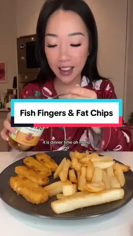 Fat Chippies & Fish Fingers for dinner repost ❤️ #eatwithgg #ggflavour #mukbang #eatwithme #dinner  