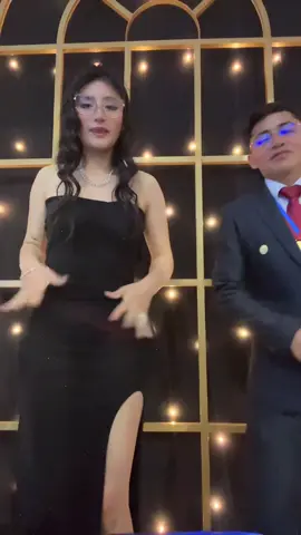 Quién bailó mejor ? #trend #nadiefueobligado #bailestiktok 