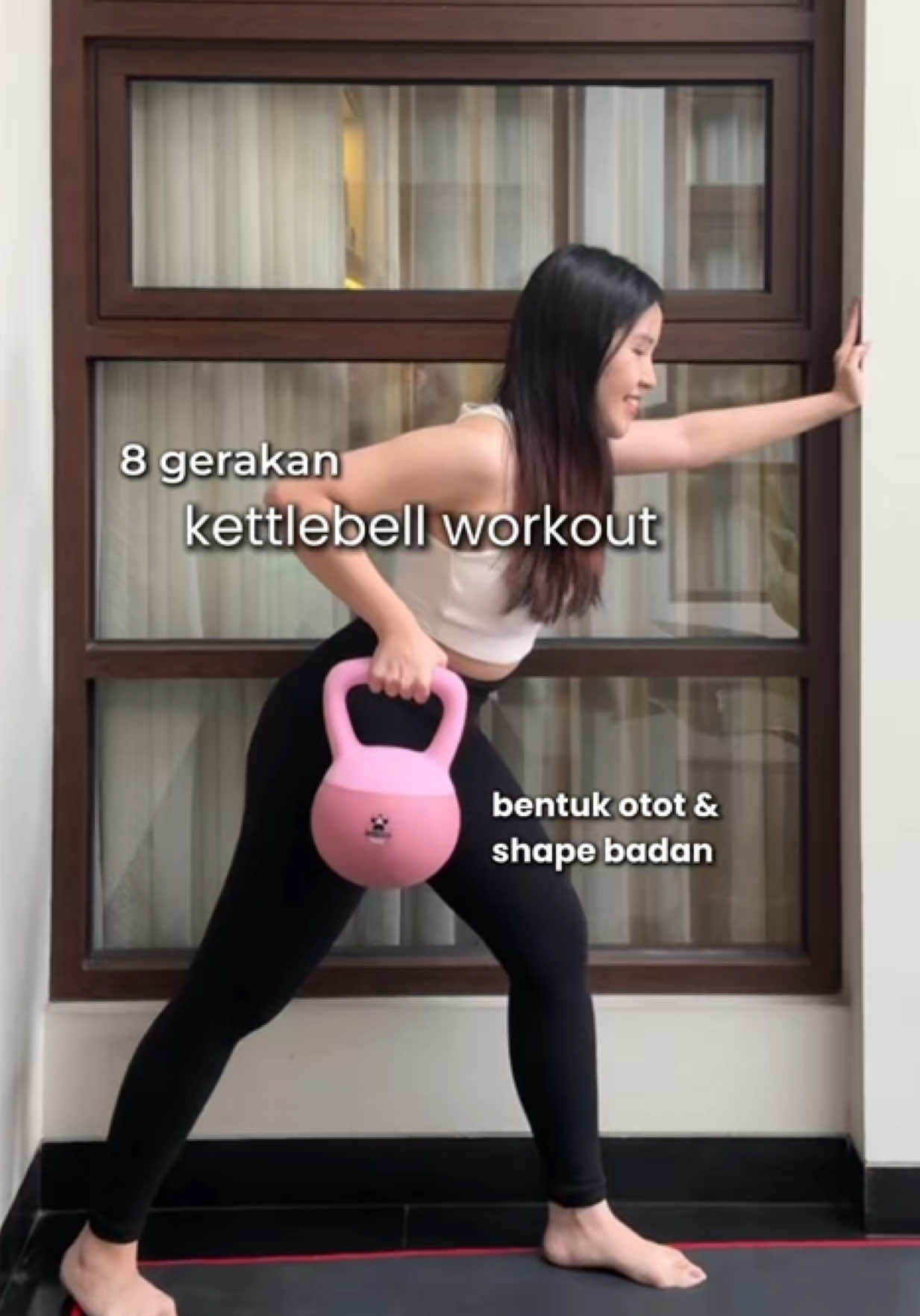 yuu rutinin kettlebell workout untuk bentuk otot & badan👌 kuncinya konsisten & disertai defisit kalori✨ buat yang belum punya kettlebell, bisa cek keranjang aku yaa‼️ #kettlebellworkout #kettlebelltraining #kettlebellsport #kettlebellswings #alatolahraga #alatolahragamurah #alatolahragadirumah #homeworkout #workoutdirumah #workouttutorials #paydaysale #payday 