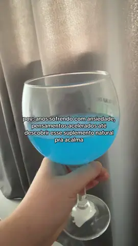 Esse suco azul tá salvando meus dias  #fy #foryoupage 