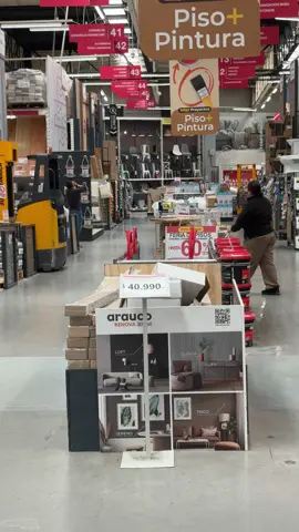 Hoy vine al easy y me encuentro con esto, cliente ofuscado, más de media hora esperando… ser atendido, por lo que comienza a gritar….. #puertomontt #easy #viralreels #viral_video #regiondeloslagos 