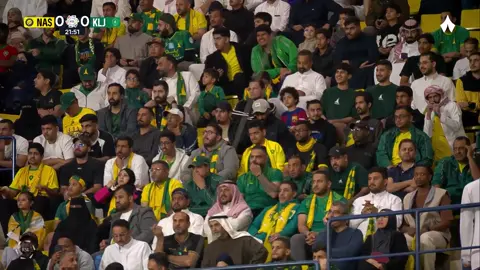 جماهير الخليج الحاضرة في مدرجات ملعب «الأول بارك» 🟢🟡🏟️ #النصر_الخليج