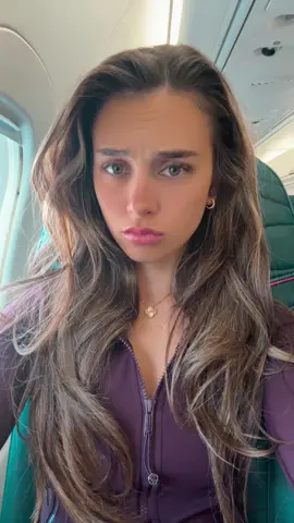 Can you guess where I’m going! 🥰🌺 #airplane #airport #hawaii #oahu #fyp