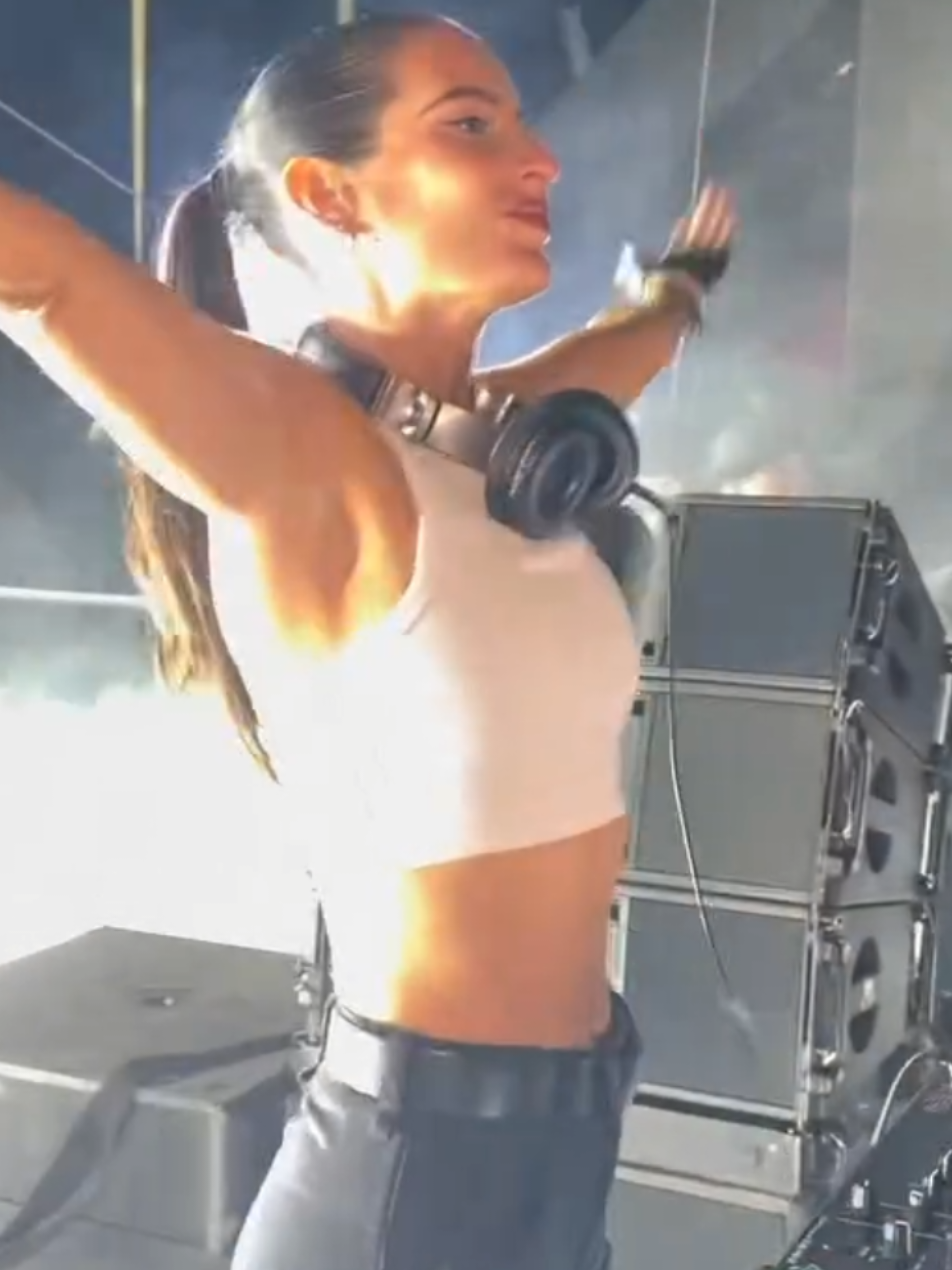 Spotify playlists link en Bio. ID: Car Keys (TIESTO Remix) #lillypalmer #technomusic #eurotechno #carkeys #tiesto 