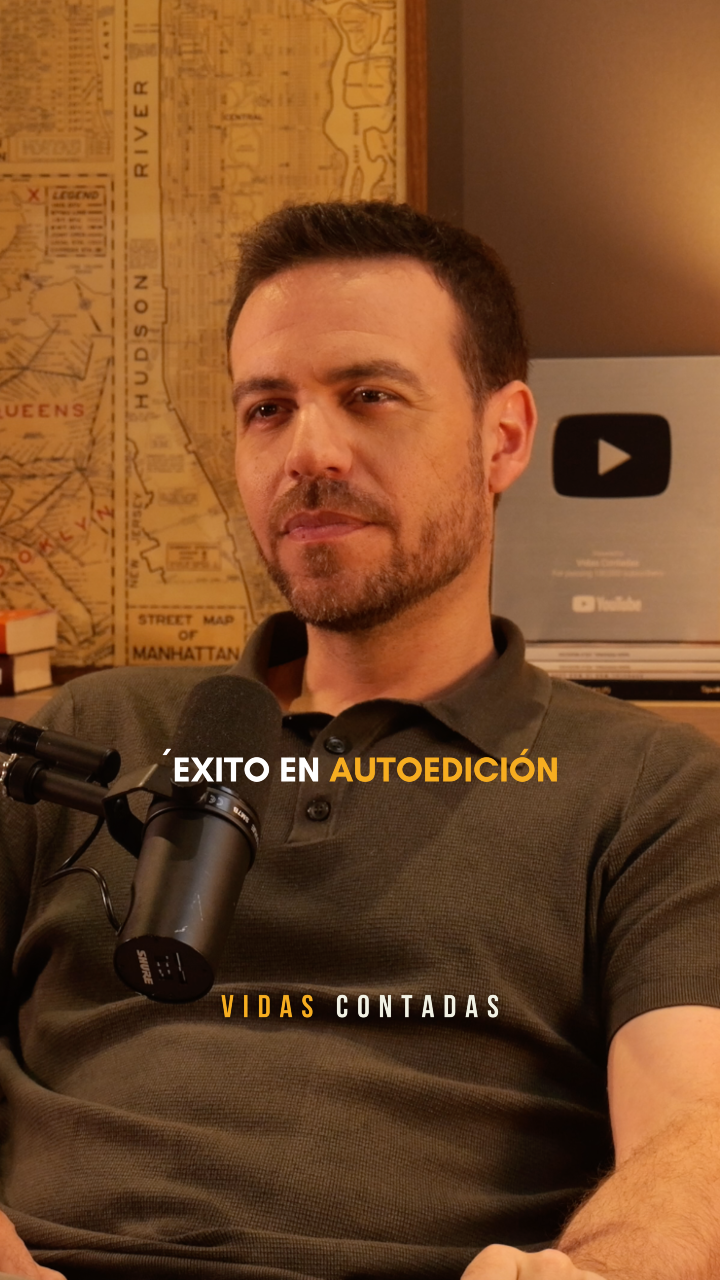 La media de libros vendidos en autoedición en España es de entre 100 y 250 ejemplares por autor. Javier Castillo vendió 40.000. 🔴 Link en bio al episodio completo. #viral #javiercastillo #BookTok #podcast