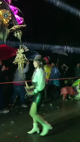 sek asek asek riska karnaval kromasan tulungagung #soundhoregjawatimur #tulungagung #danserkarnaval #kromasanngunuttulungagung #karnaval2025 @Riska  