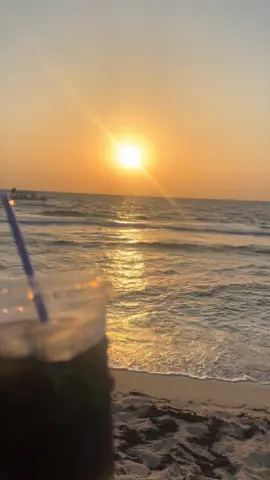 ‏و أنا قلبي ل حب البحر ميال .....💙🌊