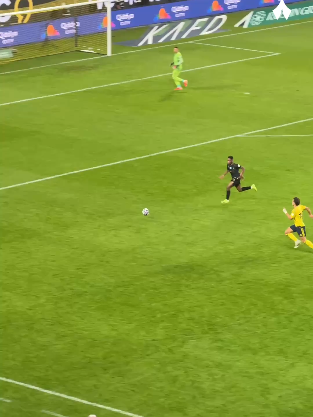 هدف النصر الثاني من مدرجات ملعب الأول بارك 🏟️🤳 #دوري_روشن_السعودي | #النصر_الخليج