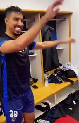 منهي لعيونه 🤣😭😭😭 #fypシ #سالم_الدوسري #alhilal #foryoupage 