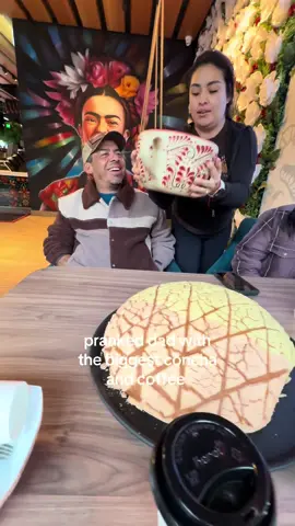 he thought he was getting a small concha 🥐 #prankwars #biggestconchaandcoffeeever #conazucar #prankedmydad #conazucarcafesacramento 