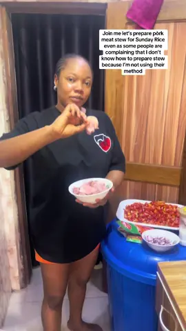 Join me let’s prepare pòrk meat stew for Sunday Rice even as some people are complaining that I don’t know how to prepare stew because I’m not using their method#promiseandbeckytv #fyppppppppppppppppppppppp #foryoupage❤️❤️ #viralpost 