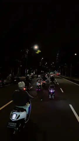 Pembalap Malam @SAVTAjkt #scoopy #scoopyjabodetabek #scoopyindonesia 