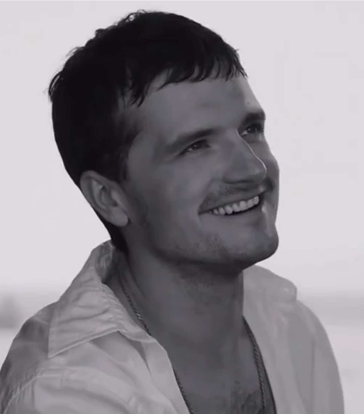 senhoras e senhores, simplesmente josh hutcherson #joshhutcherson #joshhutchersonedit #fyp #peetamellark #mikeschmidt