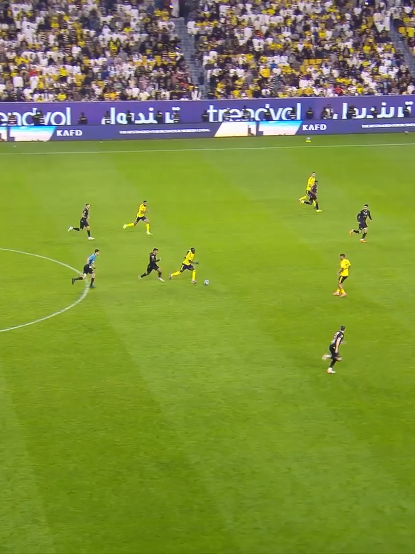 كريستيانو رونالدو يسجّل، لكن الهدف يُلغى بداعي التسلّل 🚫⚽️ #النصر_الخليج