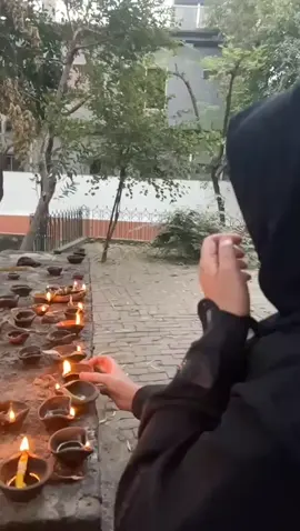 #foru یہ دل اب صدموں کا عادی سا ہو گیا کچھ بھی ٹوٹے تو اب حیران نہیں ہوتا🙂#لاحاصل🥀 