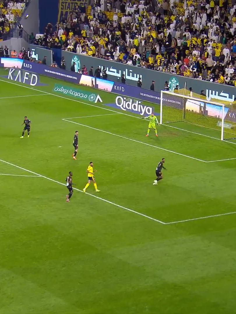 كريستيانو رونالدو يصنع واحدة من لحظاته المثيرة 🐐⚽️ هدفه كامل من كل الزوايا — 🎥🔥 #النصر_الخليج