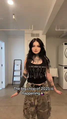 GUYS IM SO SCARED SEE U IN A FEW HOURS #shorthair #altgirl 