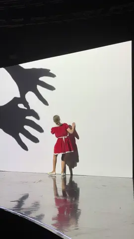 🌍 По време на изпълнението си на кастингите тя не произнесе нито една дума и остави без думи над 170 млн. зрители по целия свят. Арина Шило доказа, че талантът наистина не познава граници.