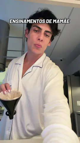 Quando ela está aqui em casa é proibido usar o coador 1x só 