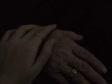 أمي تسوه الدنيا كلها تحسب وماتنحسب 😞💙. . . #مشاهدات  #مشاهدات_تيك_توك  #مشاهدات100k🔥  #مشاهداتكم⬆️⬆️⬆️⬆️⬆️⬆️  #شعب_الصيني_ماله_حل😂😂 