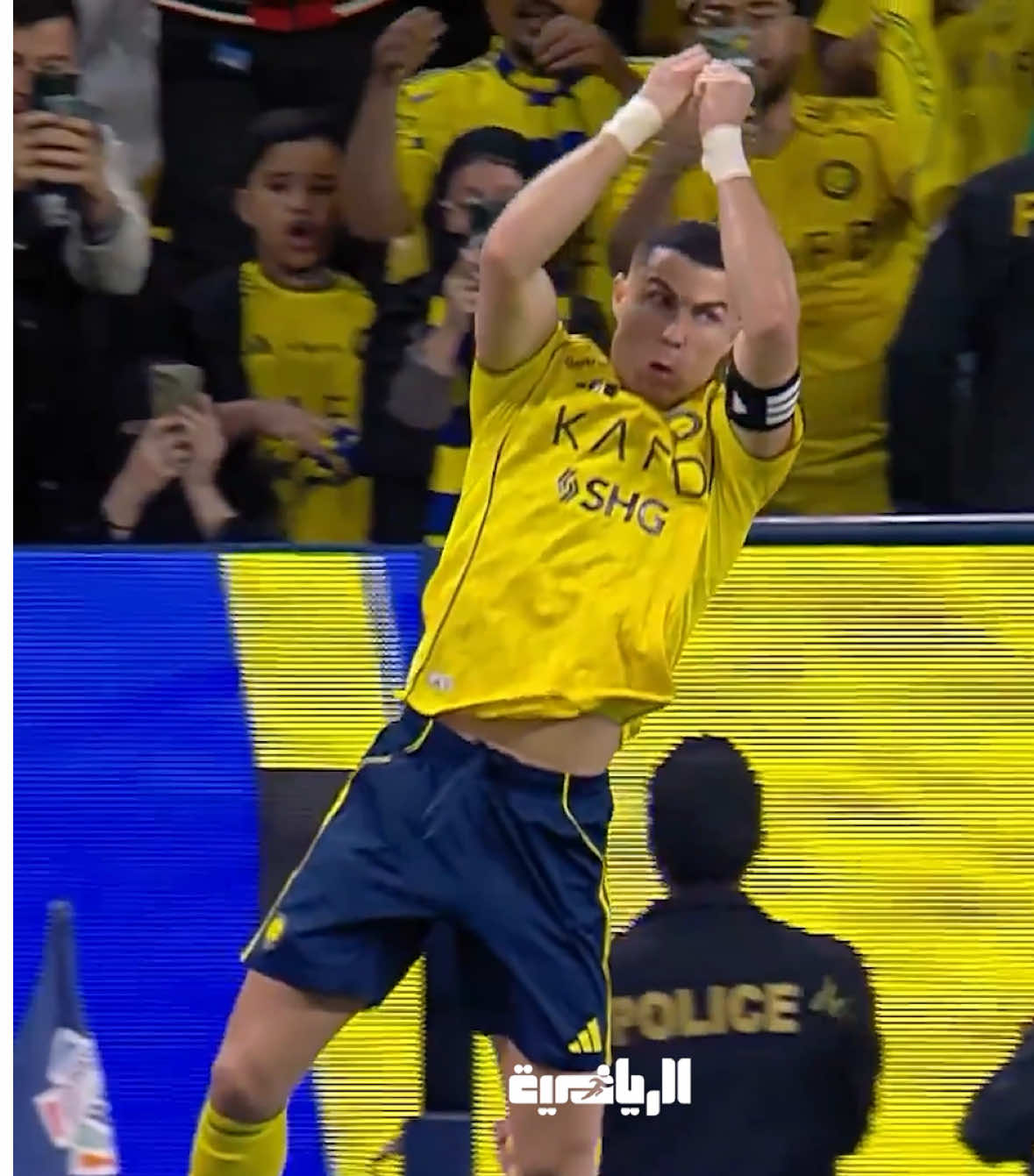 تاريخي.. إعجازي.. اسطورة.. #رونالدو يسجل الهدف الأجمل في الدوري! 🤯😰🔥🔥🔥🔥🔥.. #الرياضية #النصر #الخليج #ronaldo لقطات من ثمانية