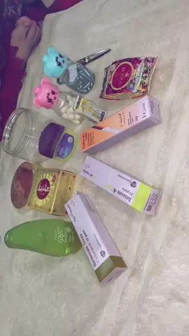 Hand and feet whitening cream just 2000/-❤️💯 result 👍#goviral #makeupartist #professional #viralvideo #foryoupageofficiall 