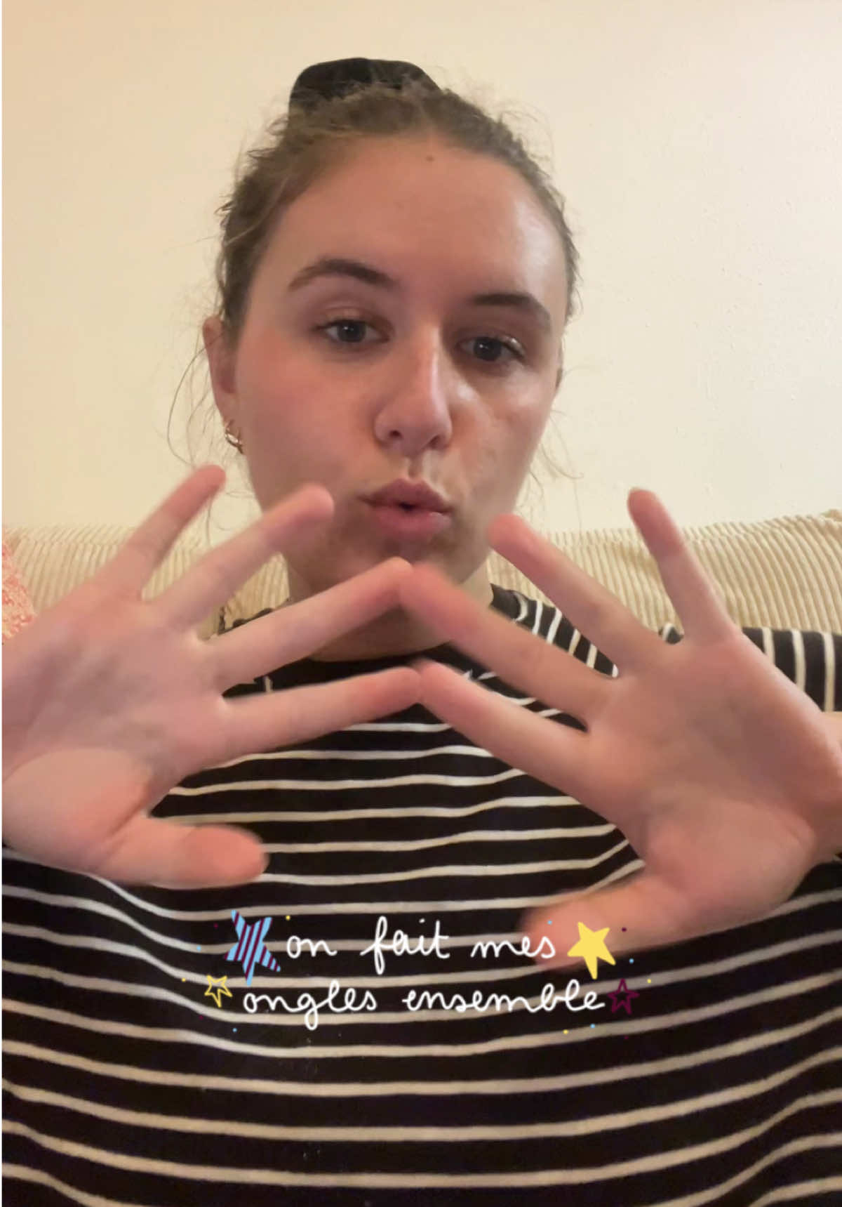 on fait mes ongles ensembleeeeee 🤠⭐️ je poste en retard lol 😬 #ongles #nailart #nails 