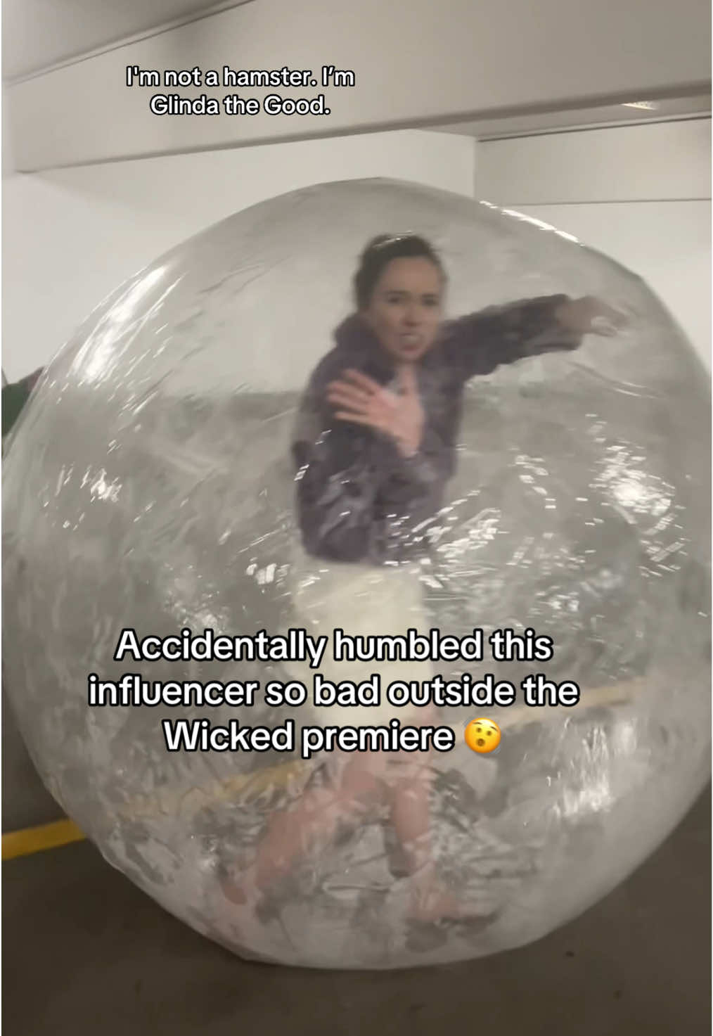 She fired her whole team for this 😮‍💨 #videographer #paparazzi #wicked #wickedforgood #wickedforgoodpremiere 