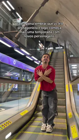 Demitindo o antigo elenco  🤠