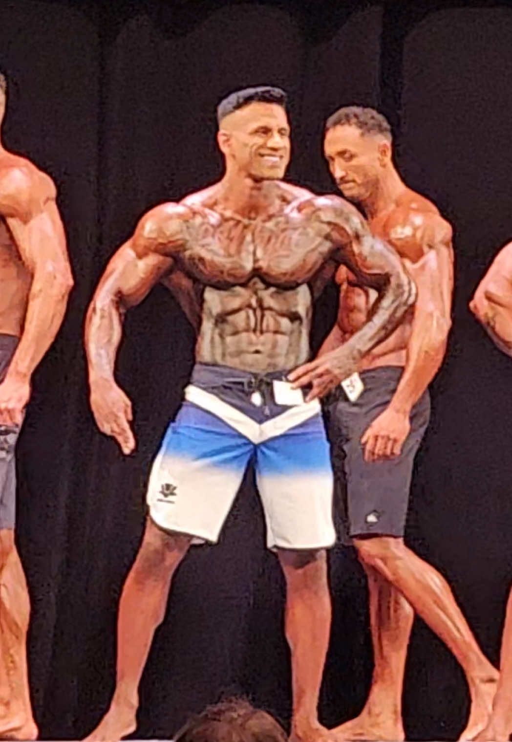 Den ganzen Wettkampftag findet ihr auf dem Breiter als der Türsteher Channel 💪🏾 #fyp #roadtostage #bodybuilding #Fitness #mensphysiqueathlete 