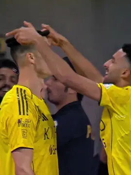 هدف تاريخي من ملك التاريخ هدف ايقوني من الايقوني القوت الافضل في ملاعب كرة القدم عبر التاريخ كرستيانو رونالدو 👑🔥🔥.  • • • • #ronaldo #cr7 #crstianoronaldo #النصر #alnassr 