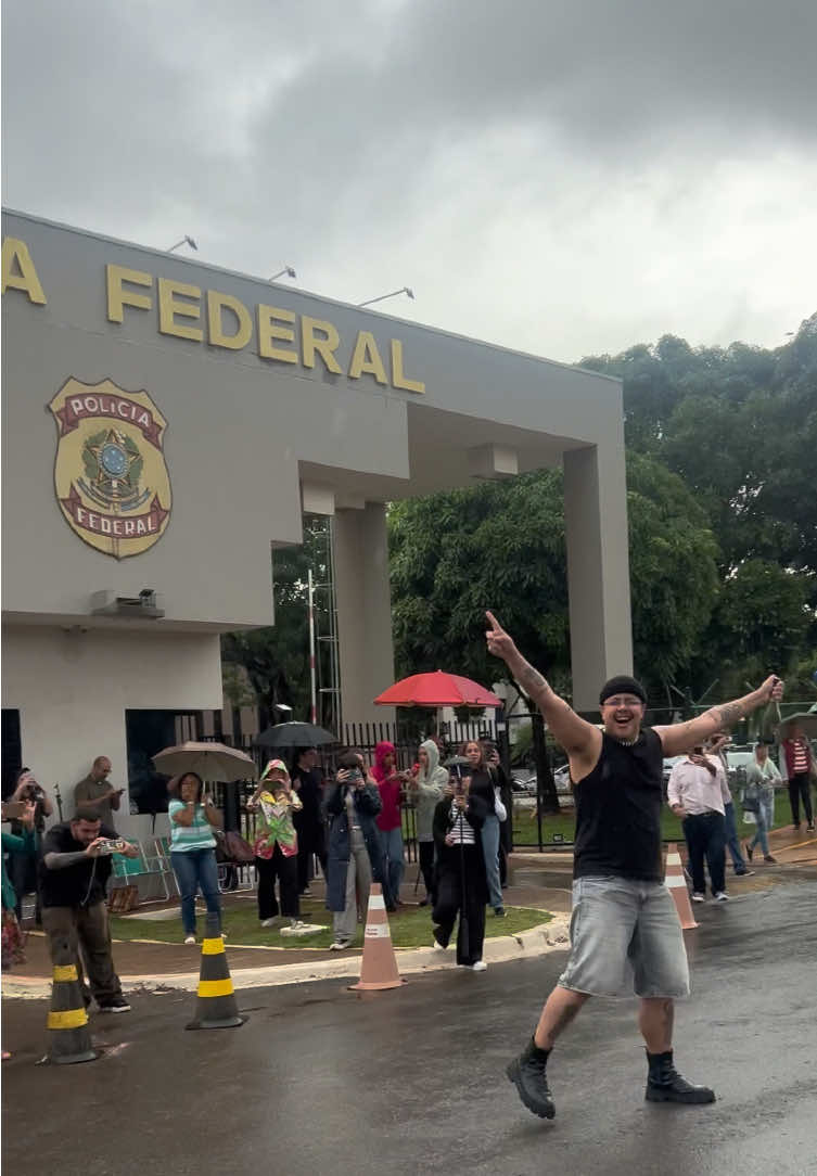 FICO MUITO TRISTE COM UMA NOTÍCIA DESSAS! Bolsonaro na prisão e a gente sai pra estourar champagne na cara do gado!  #bolsonaro #bolsonaronacadeia #lula #pt #pl   