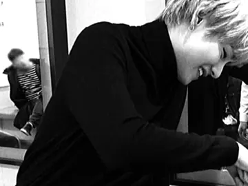 I've realised that my life is so much changed, in just few years I lose everything, everything is just changed, and the most disturbing thing is that we can't get that same life again.....not that freedom, not that life with no stress and no pain, my childhood was also a big trauma for me but at least I had my best friend that time, at least I was stressed free, I can't believe everything just changed really changed in these years, I lost my best friend, my 4 beloved cats, face so many challenges, got serious health issues, lost my energy, my confidence, become insecure, become average person from topper, become just a side person from role model of my friends..... I'm lost... I never enjoy my childhood and not I'm enjoying my teenage but I do really want to live a life without any stress and any kind of pain... #taehyung #fyp #stvxzen #tiktok #viral 