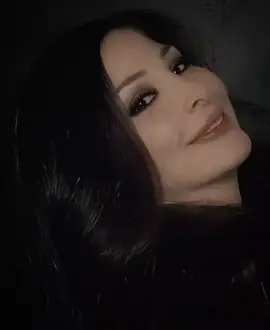 لو حبك يبقى موتي مين قلك عايزة اعيش؟! .. اصلاً موتي الحقيقي لو يوم ما حضنتنيش 🖤🫂