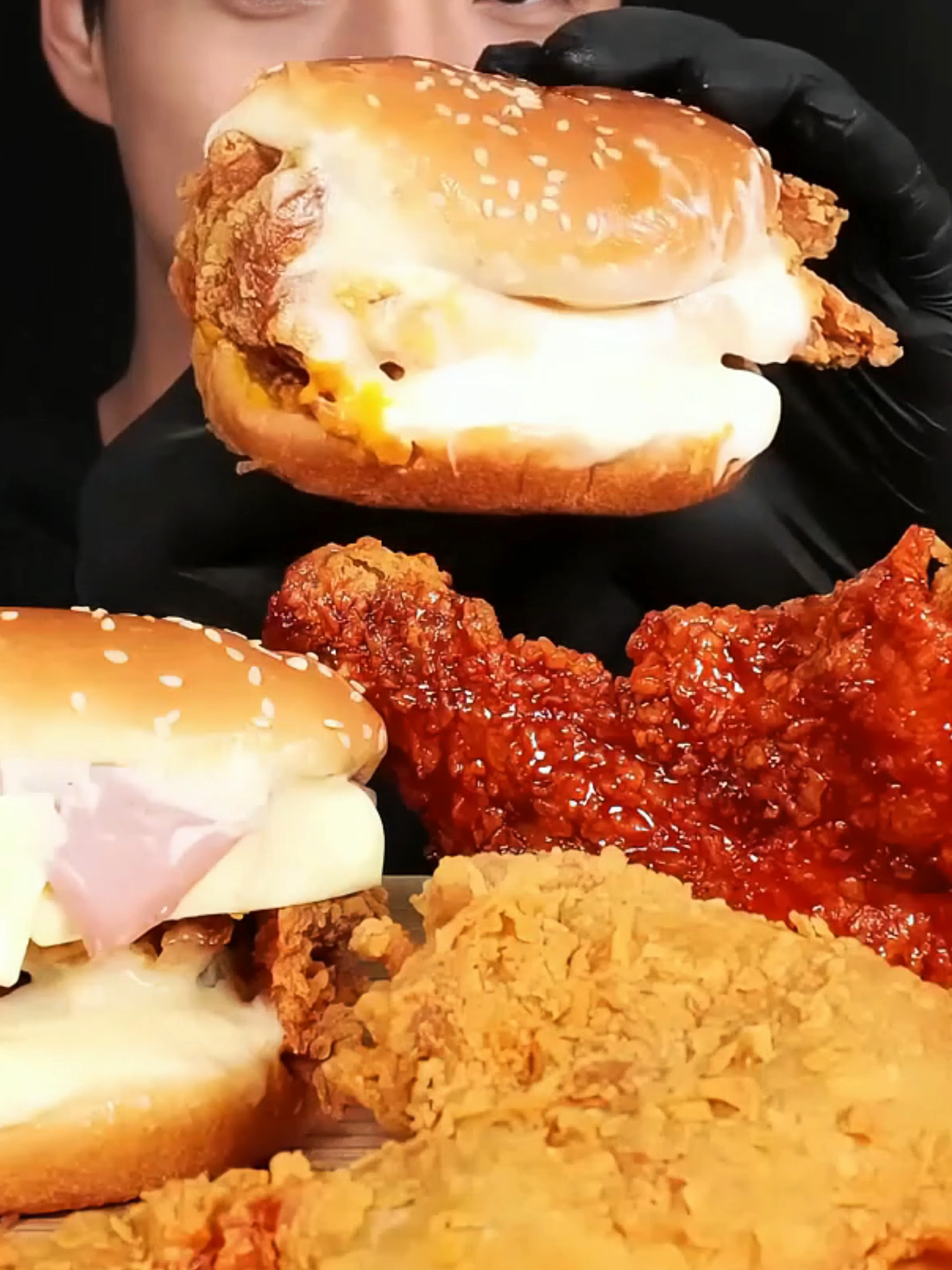 ASMR MUKBANG FRIED CHICKEN & CHEESE CHICKEN BURGER｜EAT FAST FOOD