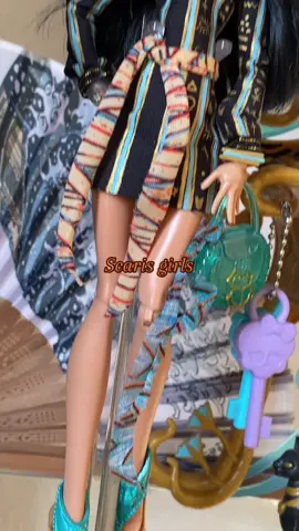 Designing something to look scared 🐉✨🪩 #monsterhighdolls #monsterhighcollection #monsterhighcollector #monsterhighdoll #cleodenile 