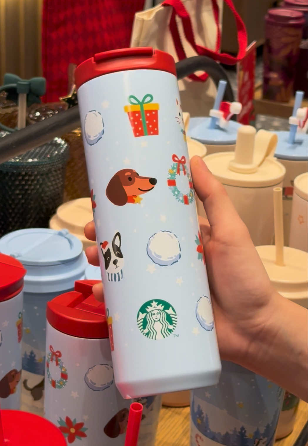 🎁🎄🐶💘 เริ่มจำหน่ายแล้ววันนี้วันแรก! #starbucks #starbucksthailand #แก้วคริสต์มาส #แก้วสตาร์บัคส์ #christmas 