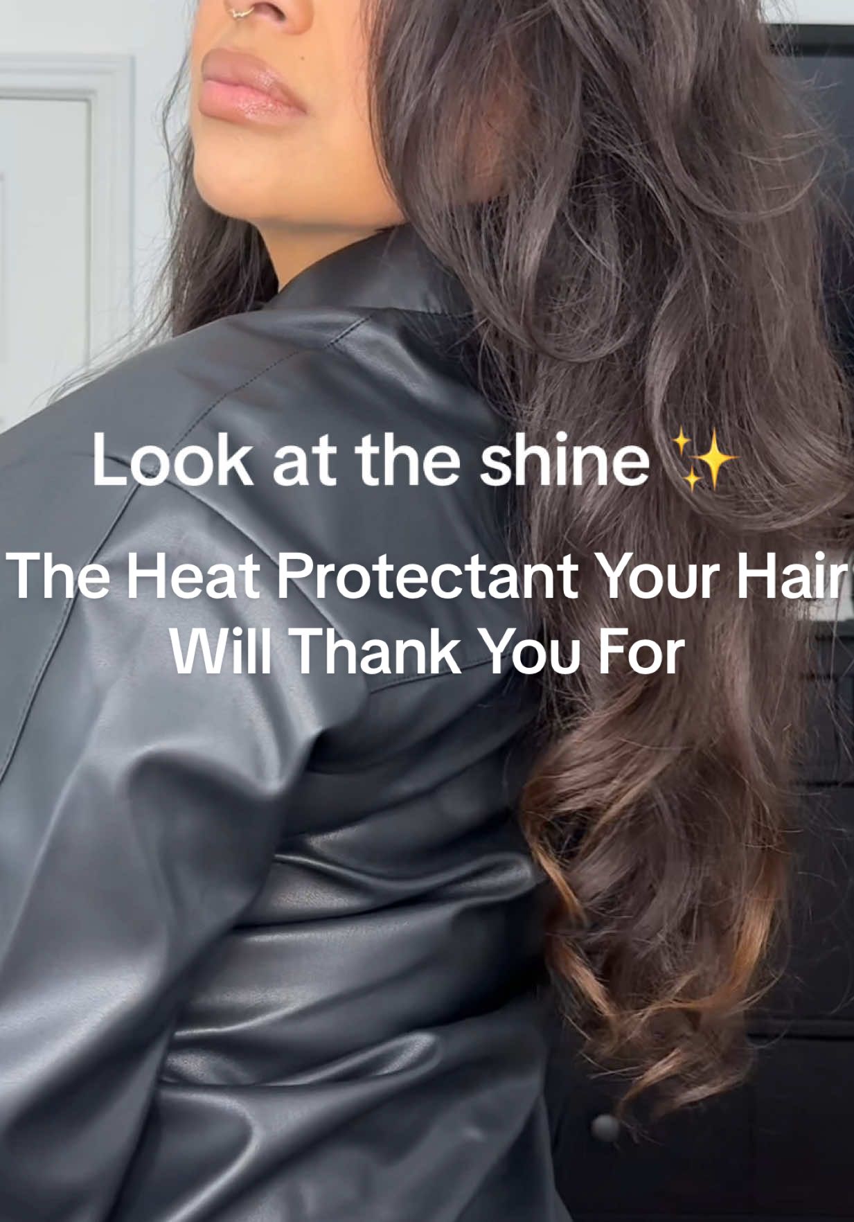 Always prep before heat! This lightweight spray shields your strands, fights frizz, and keeps hair silky all day. #BFCM #BlackFridayBeauty #CyberMondayDeals  #HeatProtectant #FrizzFreeHair