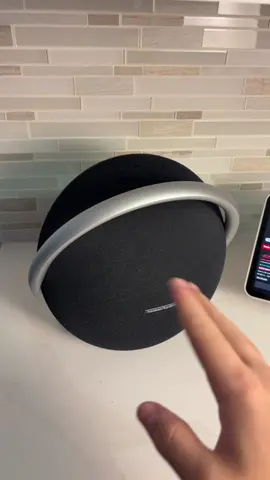 Crazy deal! #onyxstudio8 #harmonkardon #speaker #speaker #jbl 