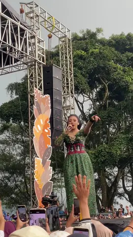 Niken salindry #golagafest #fyp #nikensalindry #goalawapurbalingga #golaga @Goa Lawa Purbalingga @Niken Salindry Reall 