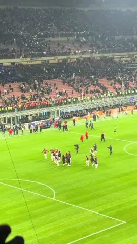 #intermilan #derby #milano #curvasudmilano #sodaliziorossonero 