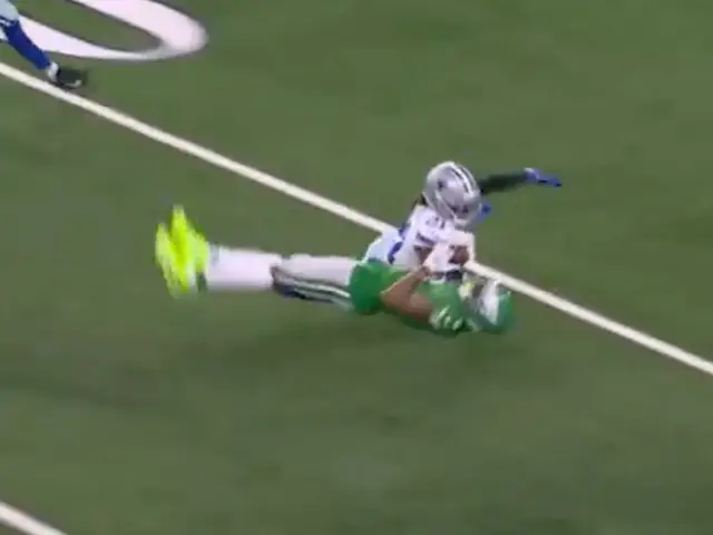 Smitty really caught that ball horizontally #eagles #nfl #devontasmith 