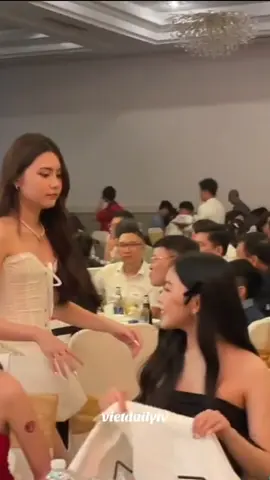 Lọ Lem và Hạt Dẻ vô cùng dễ thương ở buổi tiệc Amity của Quyền Linh tròn 5 tuổi