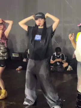 Chào sáng thứ 2 bằng một tiếng chuông Cờ Ring Cờ Ring thật to nhé 🔋🔋 #mỹmỹ #vuthinganmy #fyp 