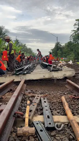 Proses Ganti Wesel di KAI