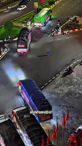 ❤️🇻🇳CẢ THẾ GIỚI sẽ thấy tinh thần của NƯỚC NAM TÔI🇻🇳❤️ #tuongthantuongai #tinhthanVietNam #HuongvemienTrung #cuutromientrung #baolumientrung  