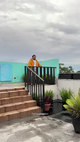 Liburan #BerkeSANS di Bandung cocok banget karena Bandung kota destinasi yang all package. Wisata alam bisa, sejarah ada, kuliner dan fashion apalagi. buat kalian yang mau kesini juga aku saranin buat stay di hotel yang ada di Pusat Kota. aku rekomendasikan SANS Hotels Alexander biar bisa tetep explore kota tanpa perlu repot pindah pindah hotel. karena lokasi strategis.  bookingnya via aplikasi RedDoorz ya karena selalu ada promo atau potongan harga dengan kode YUKNGINEP saat booking.  booking hotel di RedDoorz biar lebih #BerkeSANS  #RedTravelers #HotelRedDoorz #promoRedDoorz 