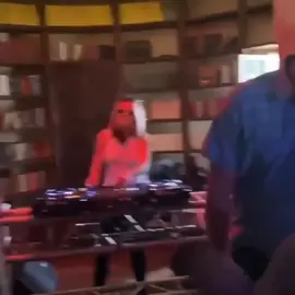 Abril Love ❤️😮‍💨 #culturaelectronicavnzla 